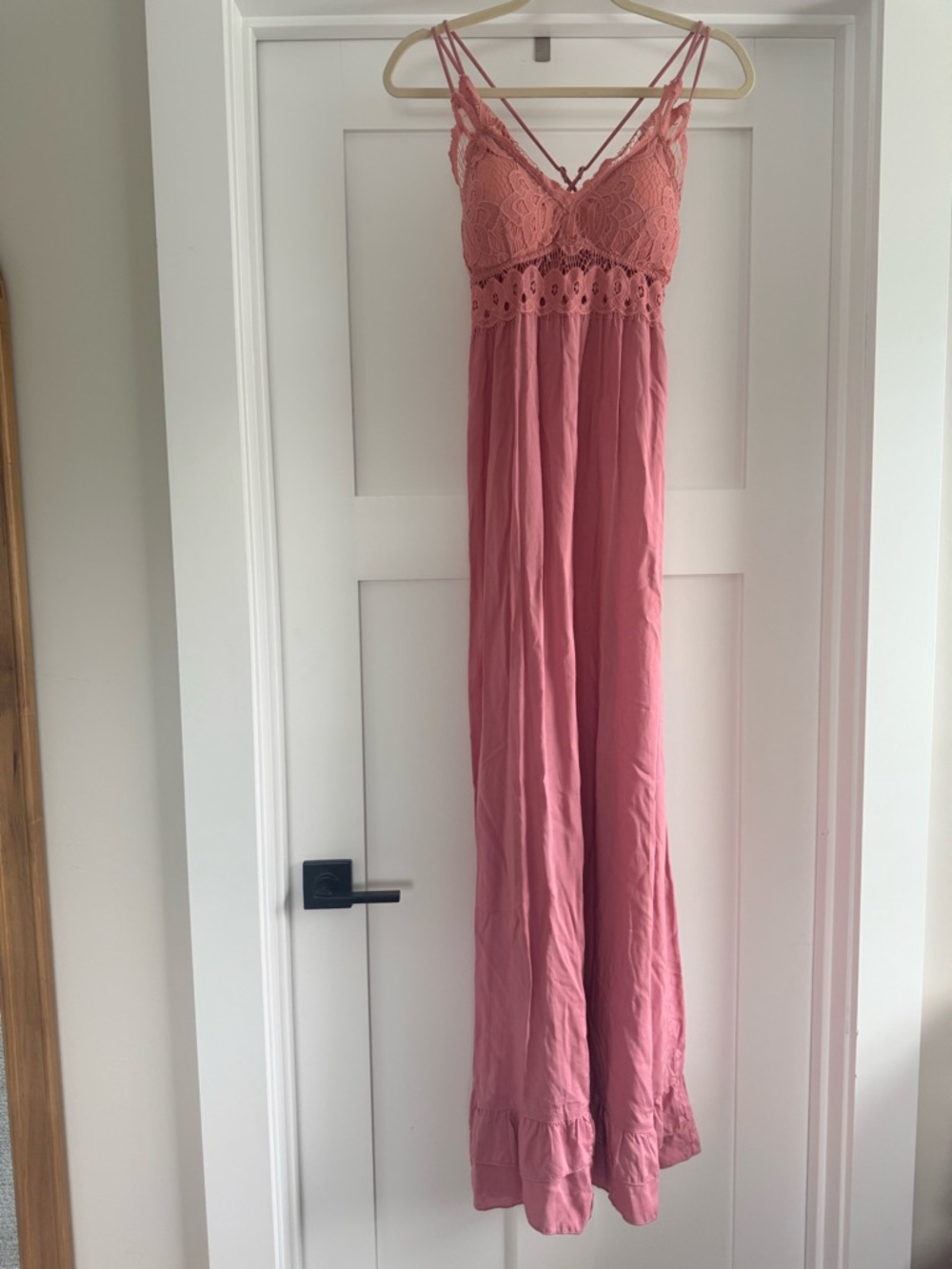 New with tags lace, top maxi dress from pink lily size medium